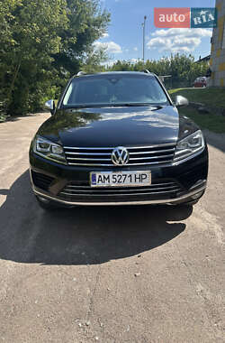 Позашляховик / Кросовер Volkswagen Touareg 2016 в Житомирі