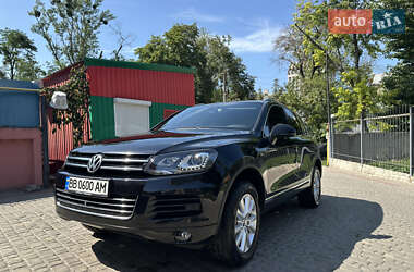 Внедорожник / Кроссовер Volkswagen Touareg 2014 в Харькове