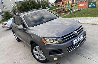 Внедорожник / Кроссовер Volkswagen Touareg 2011 в Киеве