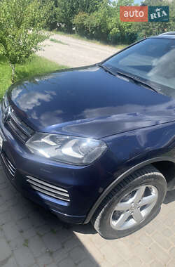 Внедорожник / Кроссовер Volkswagen Touareg 2014 в Казатине