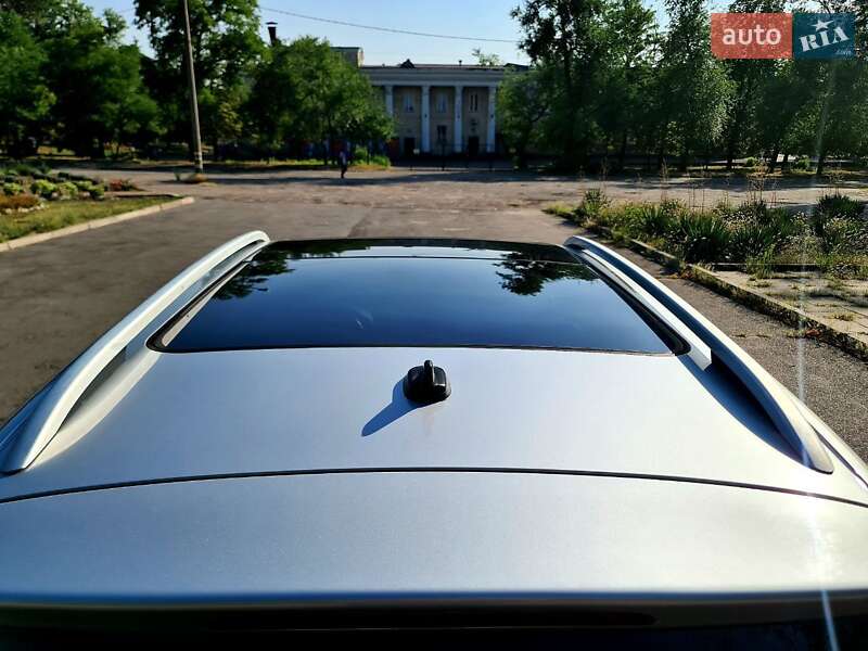 Позашляховик / Кросовер Volkswagen Touareg 2013 в Києві