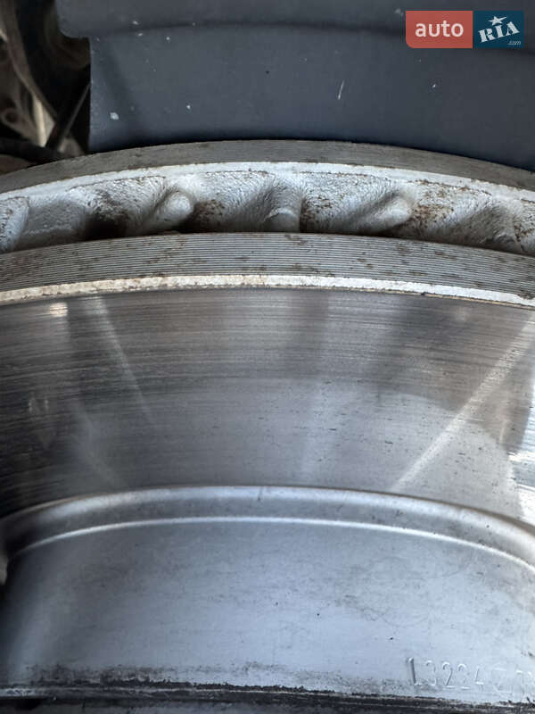 Позашляховик / Кросовер Volkswagen Touareg 2012 в Чернівцях