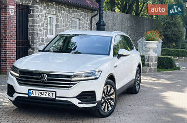 Позашляховик / Кросовер Volkswagen Touareg 2020 в Києві