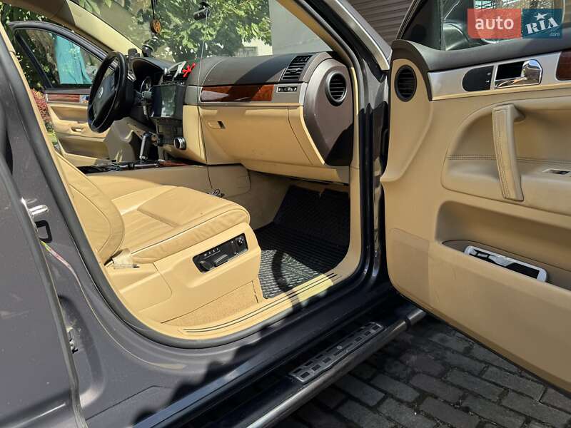 Позашляховик / Кросовер Volkswagen Touareg 2009 в Ватутіному