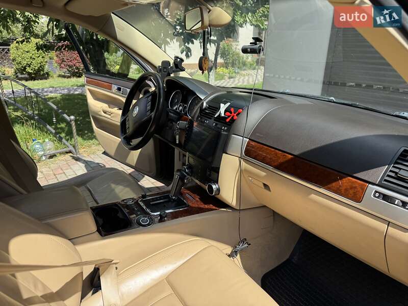 Позашляховик / Кросовер Volkswagen Touareg 2009 в Ватутіному