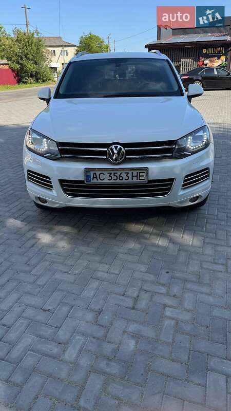 Позашляховик / Кросовер Volkswagen Touareg 2012 в Старій Вижівці