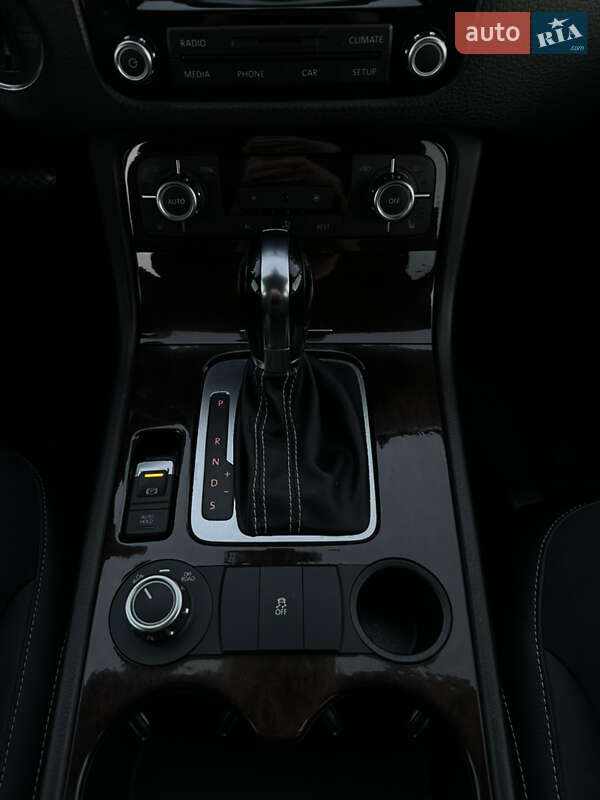 Внедорожник / Кроссовер Volkswagen Touareg 2012 в Львове фото 25 Внедорожник / Кроссовер Volkswagen Touareg 2012 в Львове