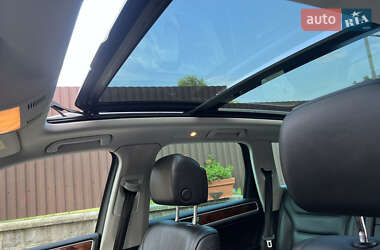 Внедорожник / Кроссовер Volkswagen Touareg 2011 в 