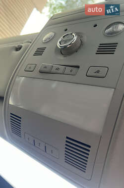 Внедорожник / Кроссовер Volkswagen Touareg 2011 в 