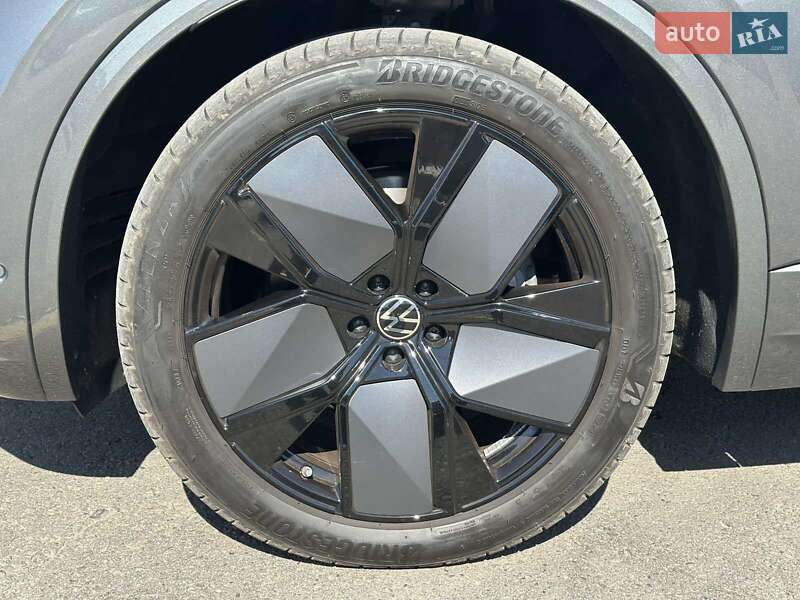 Внедорожник / Кроссовер Volkswagen Touareg 2023 в Полтаве