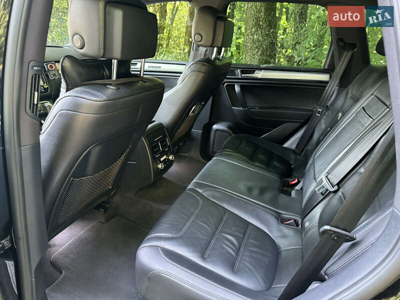 Внедорожник / Кроссовер Volkswagen Touareg 2015 в Черновцах фото 23 Внедорожник / Кроссовер Volkswagen Touareg 2015 в Черновцах