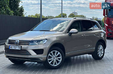 Внедорожник / Кроссовер Volkswagen Touareg 2016 в Днепре