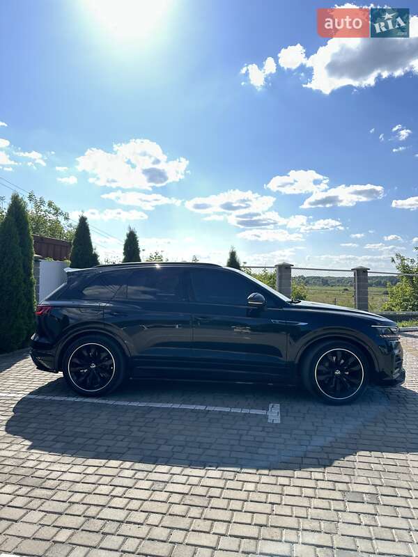 Внедорожник / Кроссовер Volkswagen Touareg 2023 в Киеве