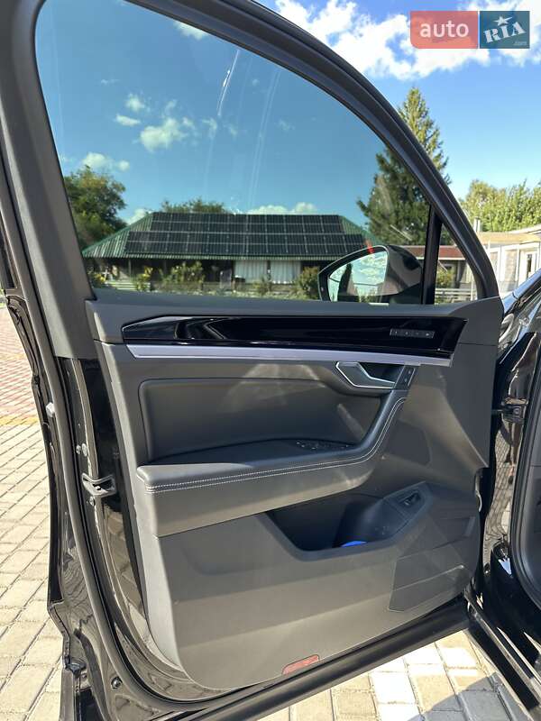 Внедорожник / Кроссовер Volkswagen Touareg 2023 в Киеве