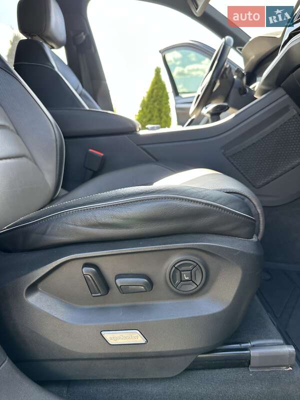 Внедорожник / Кроссовер Volkswagen Touareg 2023 в Киеве