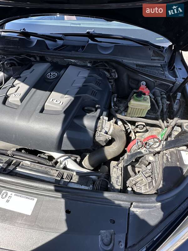 Внедорожник / Кроссовер Volkswagen Touareg 2015 в Тернополе фото 44 Внедорожник / Кроссовер Volkswagen Touareg 2015 в Тернополе