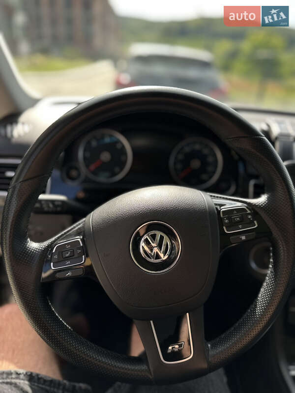 Позашляховик / Кросовер Volkswagen Touareg 2013 в Львові фото 9 Позашляховик / Кросовер Volkswagen Touareg 2013 в Львові