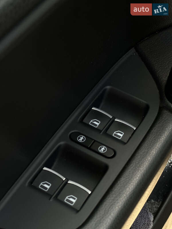 Позашляховик / Кросовер Volkswagen Touareg 2013 в Львові фото 16 Позашляховик / Кросовер Volkswagen Touareg 2013 в Львові