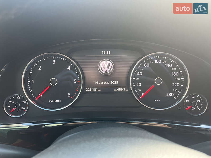 Позашляховик / Кросовер Volkswagen Touareg 2014 в Лохвиці фото 17 Позашляховик / Кросовер Volkswagen Touareg 2014 в Лохвиці