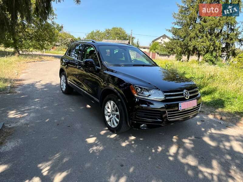 Внедорожник / Кроссовер Volkswagen Touareg 2013 в Дубно