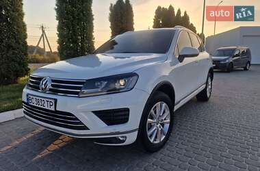Позашляховик / Кросовер Volkswagen Touareg 2015 в Львові