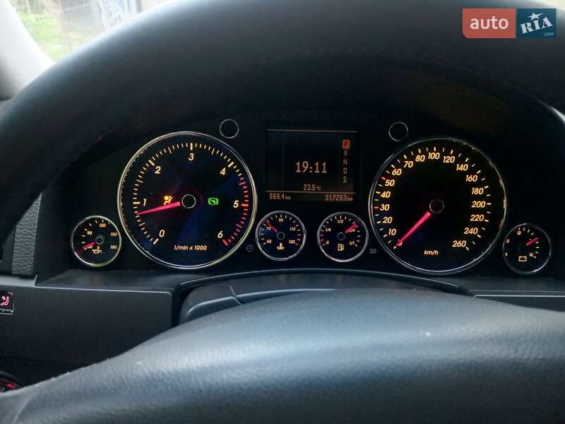 Внедорожник / Кроссовер Volkswagen Touareg 2004 в Лубнах фото 7 Внедорожник / Кроссовер Volkswagen Touareg 2004 в Лубнах