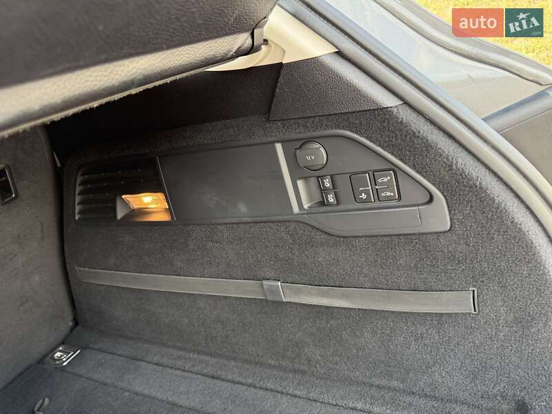 Внедорожник / Кроссовер Volkswagen Touareg 2017 в Виннице