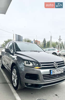 Внедорожник / Кроссовер Volkswagen Touareg 2013 в 