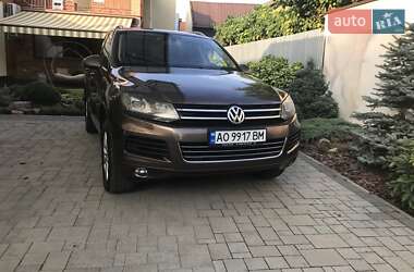 Внедорожник / Кроссовер Volkswagen Touareg 2013 в Ужгороде