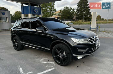 Внедорожник / Кроссовер Volkswagen Touareg 2016 в Житомире