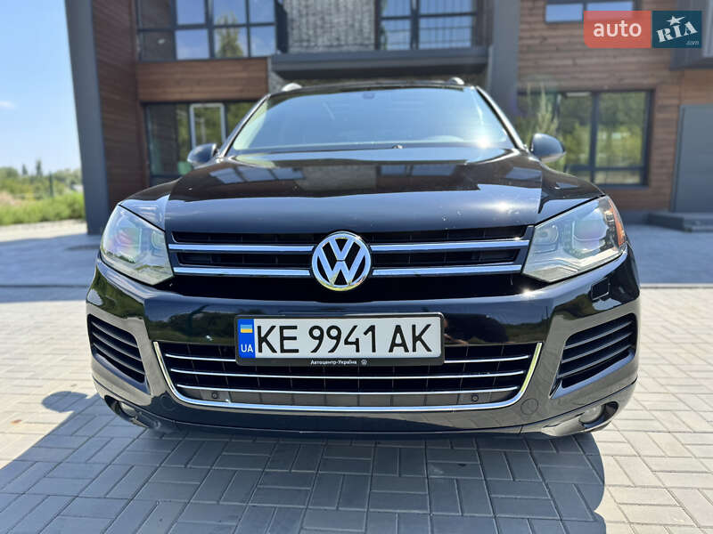 Позашляховик / Кросовер Volkswagen Touareg 2012 в Дніпрі
