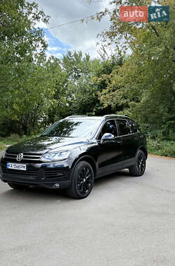 Внедорожник / Кроссовер Volkswagen Touareg 2011 в Киеве