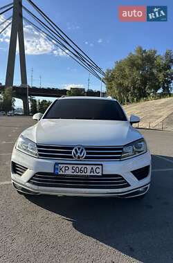 Внедорожник / Кроссовер Volkswagen Touareg 2015 в Житомире