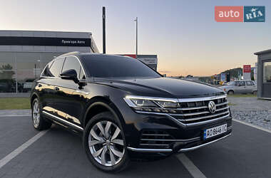 Внедорожник / Кроссовер Volkswagen Touareg 2018 в Мукачево