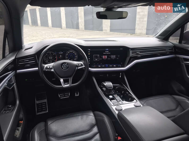 Внедорожник / Кроссовер Volkswagen Touareg 2020 в Березному