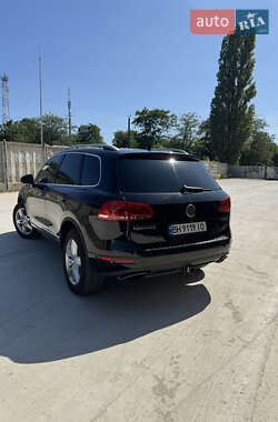 Внедорожник / Кроссовер Volkswagen Touareg 2010 в 