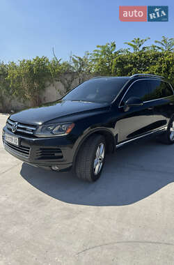 Внедорожник / Кроссовер Volkswagen Touareg 2010 в 
