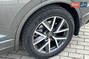 Внедорожник / Кроссовер Volkswagen Touareg 2022 в 