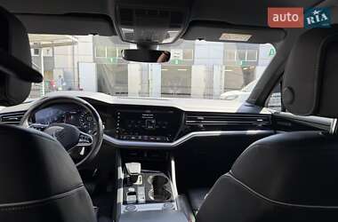 Позашляховик / Кросовер Volkswagen Touareg 2022 в  фото 16 Позашляховик / Кросовер Volkswagen Touareg 2022 в