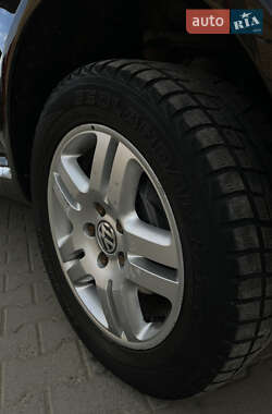 Внедорожник / Кроссовер Volkswagen Touareg 2008 в 