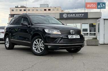 Позашляховик / Кросовер Volkswagen Touareg 2017 в Києві