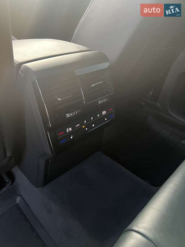 Внедорожник / Кроссовер Volkswagen Touareg 2018 в Коростене фото 17 Внедорожник / Кроссовер Volkswagen Touareg 2018 в Коростене