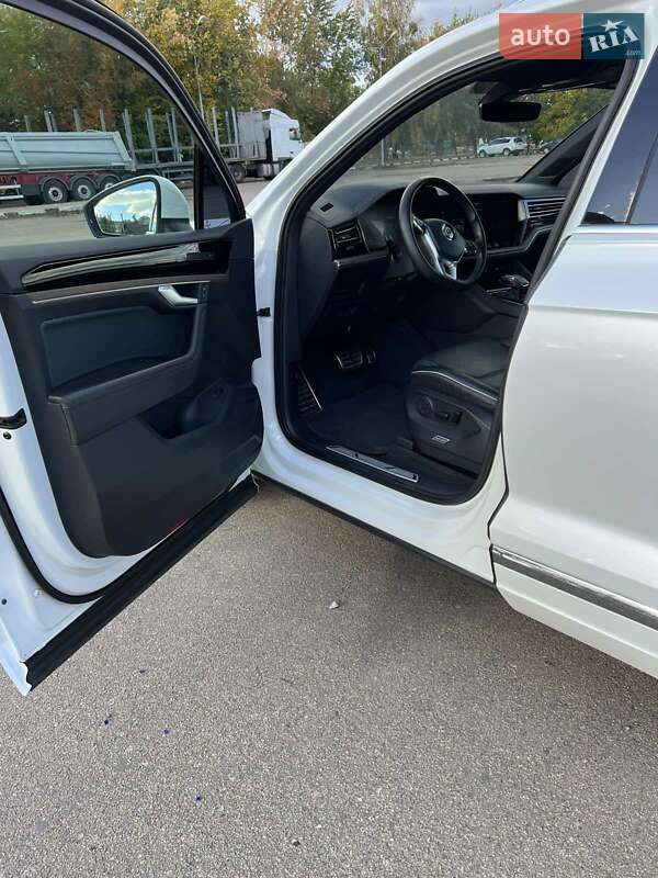 Внедорожник / Кроссовер Volkswagen Touareg 2018 в Коростене фото 22 Внедорожник / Кроссовер Volkswagen Touareg 2018 в Коростене