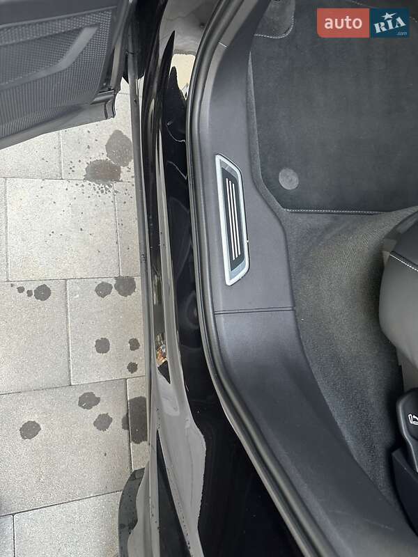 Позашляховик / Кросовер Volkswagen Touareg 2018 в Луцьку