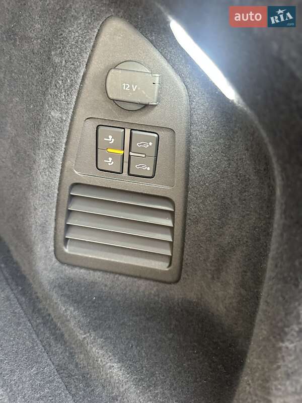 Позашляховик / Кросовер Volkswagen Touareg 2018 в Луцьку