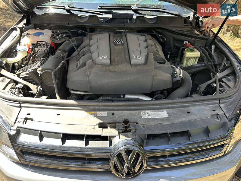 Внедорожник / Кроссовер Volkswagen Touareg 2013 в Кривом Роге