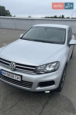 Внедорожник / Кроссовер Volkswagen Touareg 2011 в Житомире