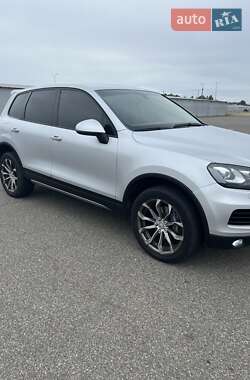Внедорожник / Кроссовер Volkswagen Touareg 2011 в Житомире