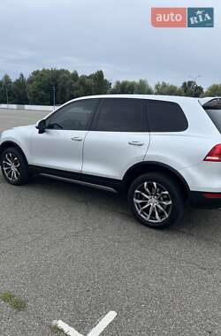 Позашляховик / Кросовер Volkswagen Touareg 2011 в Житомирі