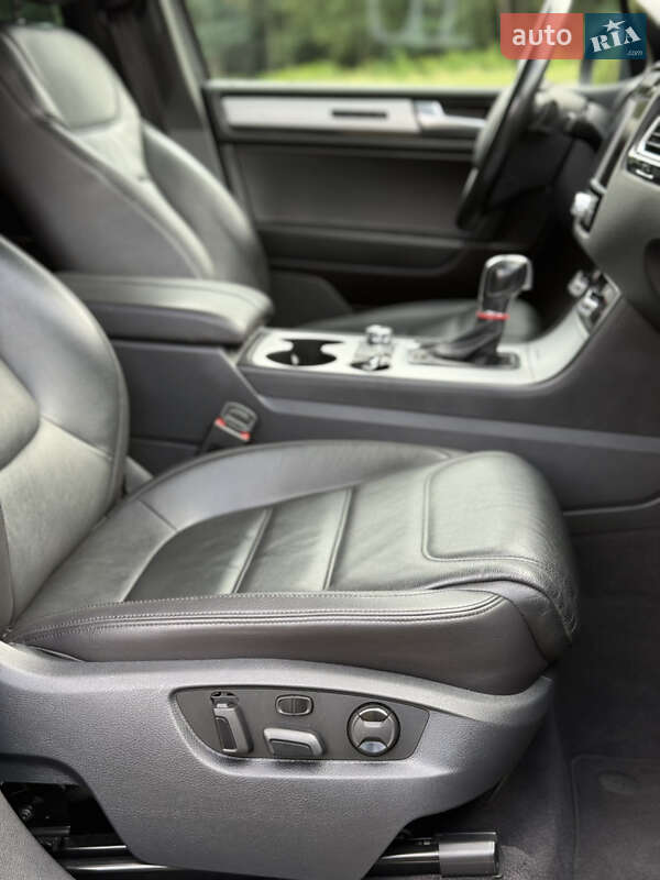 Внедорожник / Кроссовер Volkswagen Touareg 2014 в Луцке фото 13 Внедорожник / Кроссовер Volkswagen Touareg 2014 в Луцке